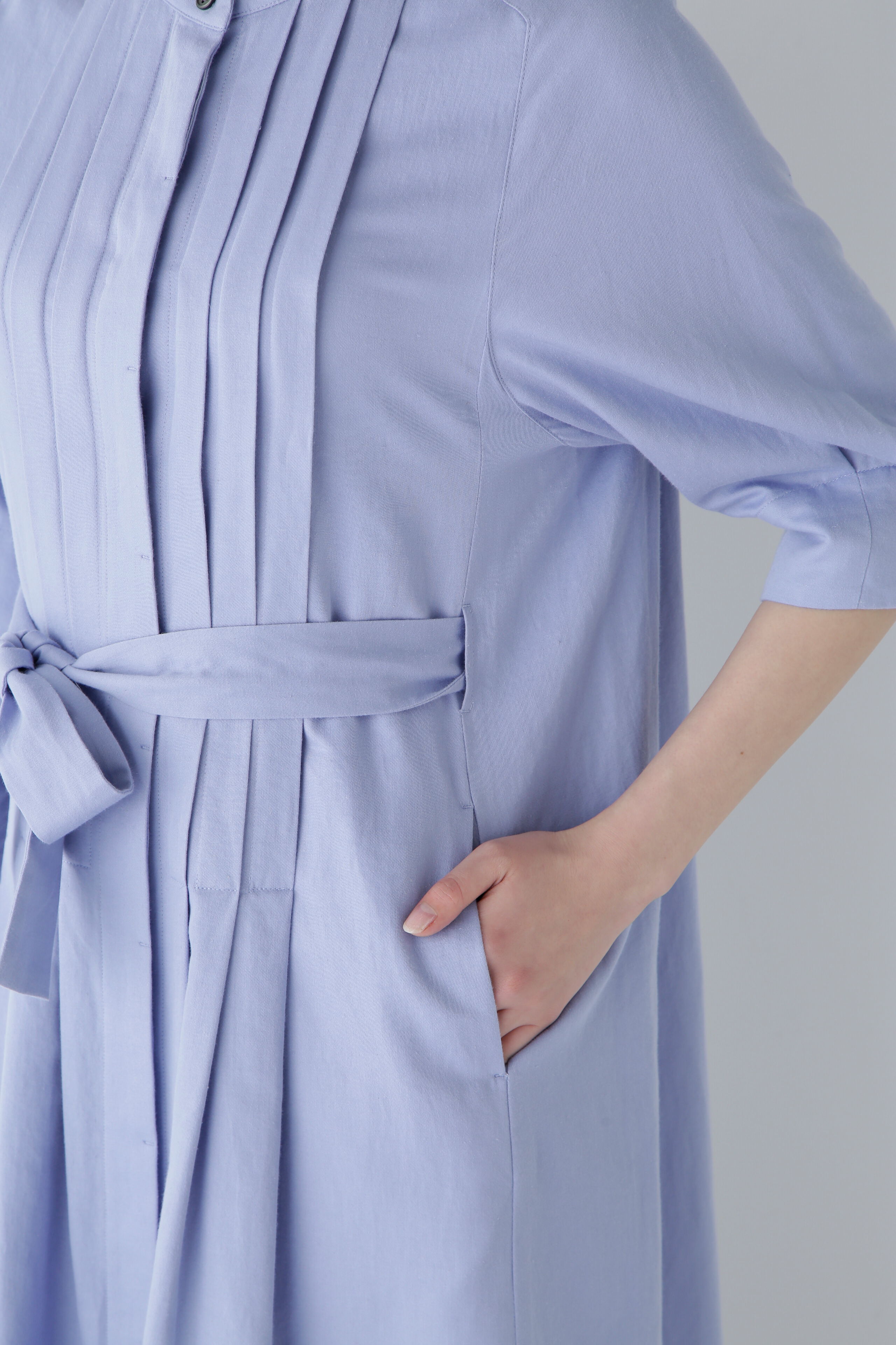  「◆コットンヘンプサテンハーフスリーブバンドカラーワンピース」|ワンピース|