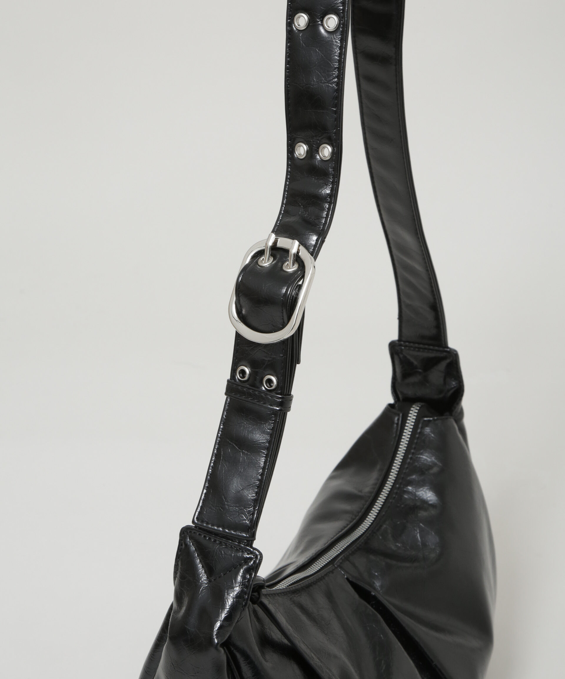 nano･universe「ベルトディテールラウンドショルダーバッグ」|ショルダー・メッセンジャー|