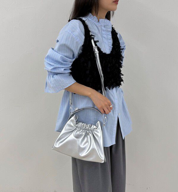 fredy emue「ギャザー三角ワンハンドルバッグ」|ショルダー・メッセンジャー|シルバー