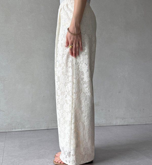  「【WEB限定】フラワーエンブロイダリーイージーパンツ」|チノ|