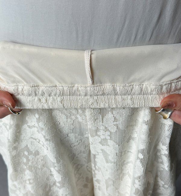  「【WEB限定】フラワーエンブロイダリーイージーパンツ」|チノ|