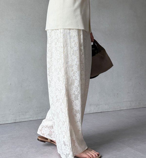  「【WEB限定】フラワーエンブロイダリーイージーパンツ」|チノ|