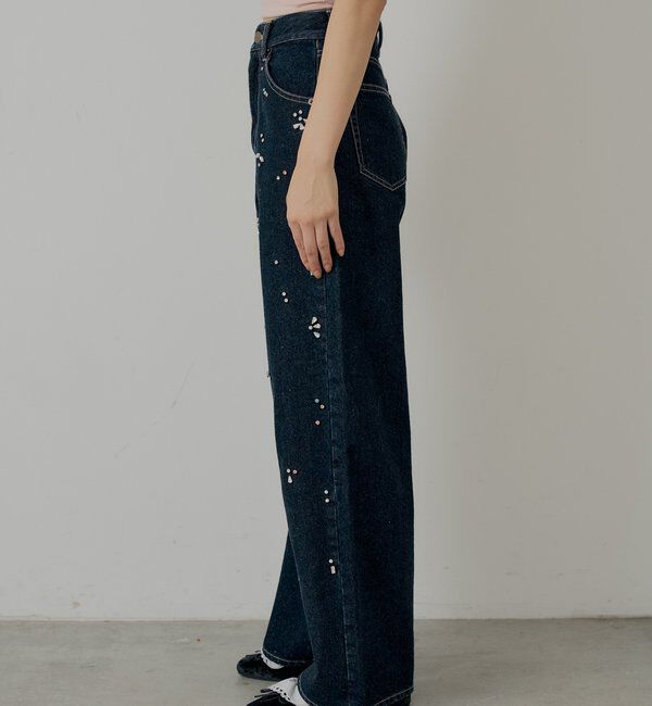  「【SALON by Chico】フラワービジュー付きストレートデニム」|デニム|