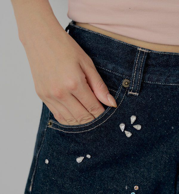  「【SALON by Chico】フラワービジュー付きストレートデニム」|デニム|