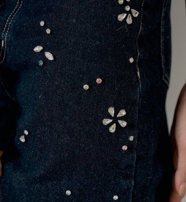  「【SALON by Chico】フラワービジュー付きストレートデニム」|デニム|