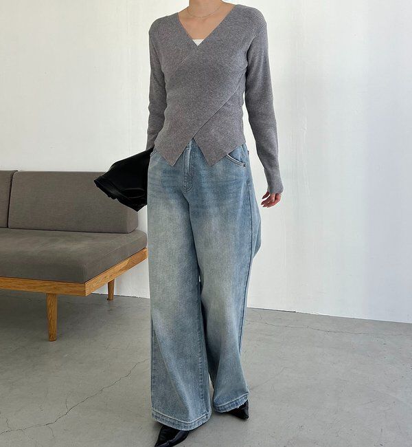  「【新色/ライトベージュ・グレー】クロスVネックニット」|ニット・セーター|