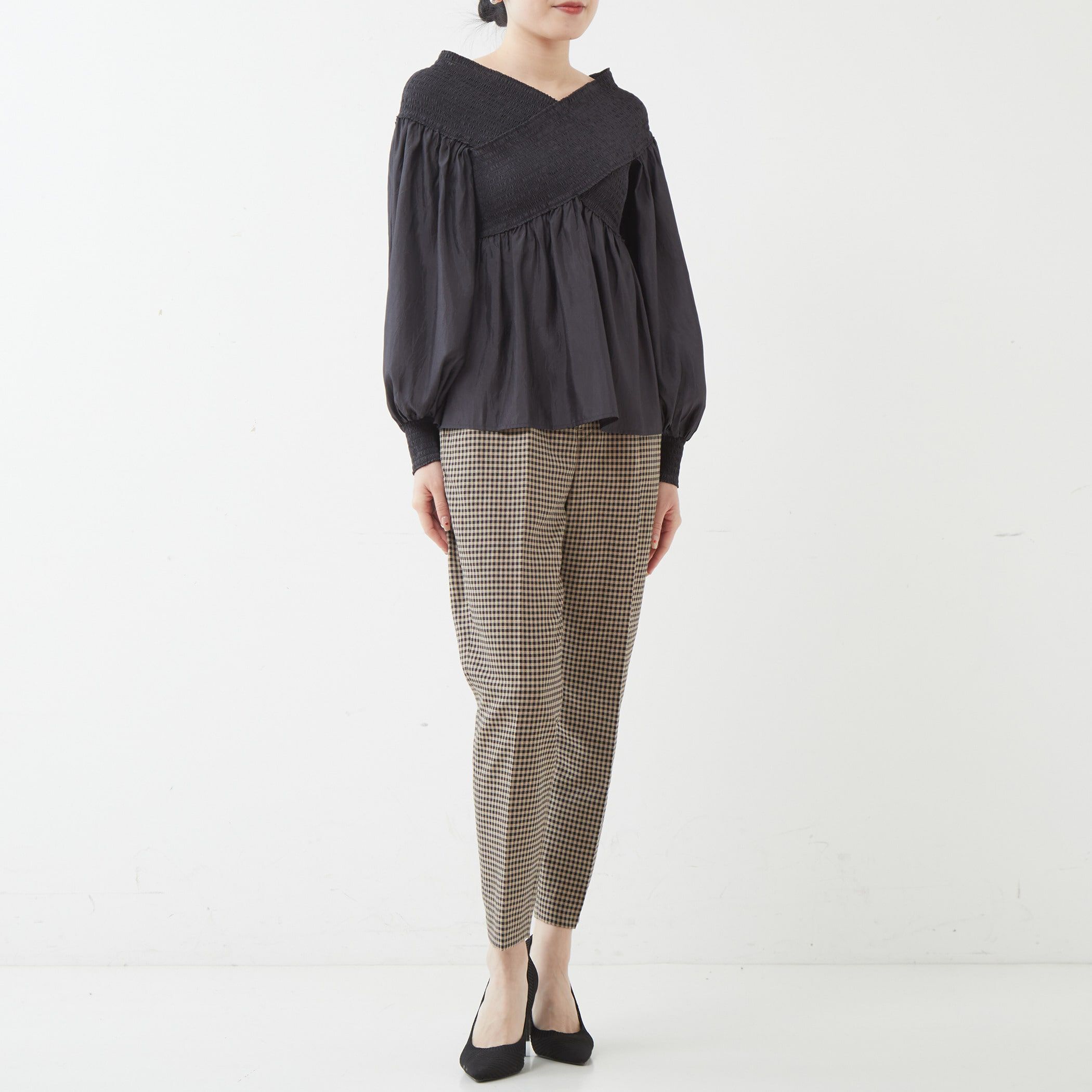 TIARA「テーパードパンツ」|スラックス|