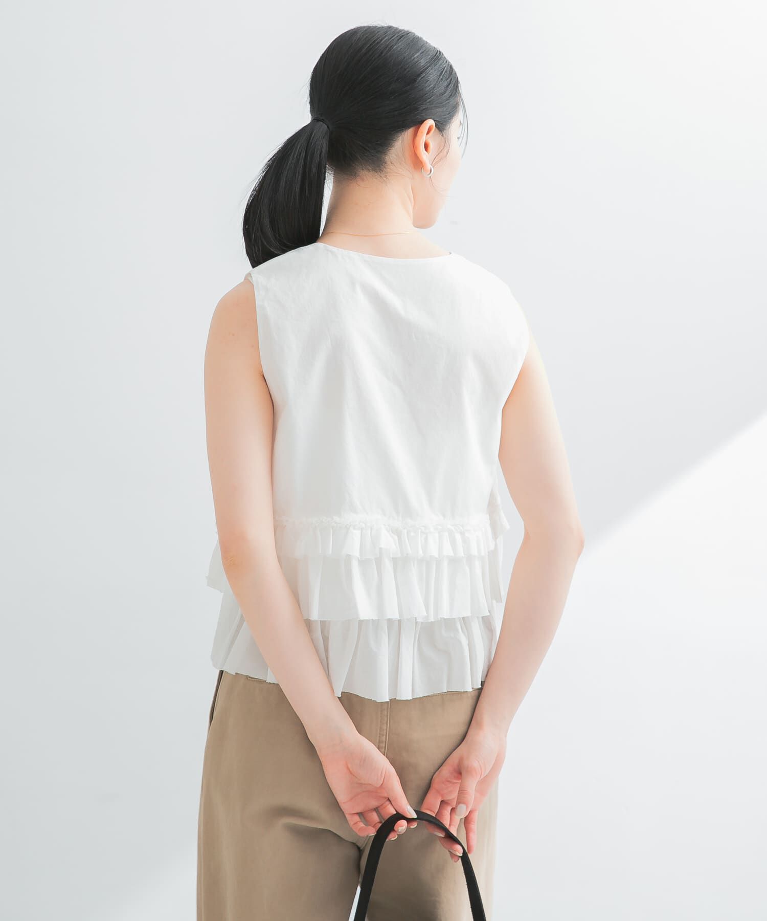 URBAN RESEARCH「ノースリーブフリルブラウス」|シャツ・ブラウス|