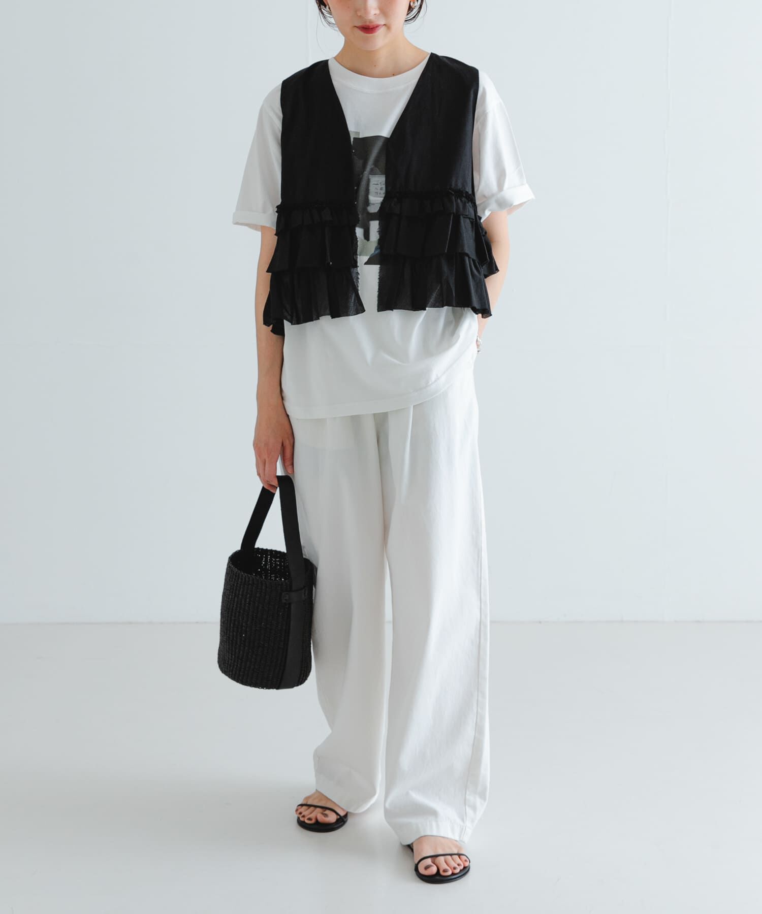 URBAN RESEARCH「ノースリーブフリルブラウス」|シャツ・ブラウス|