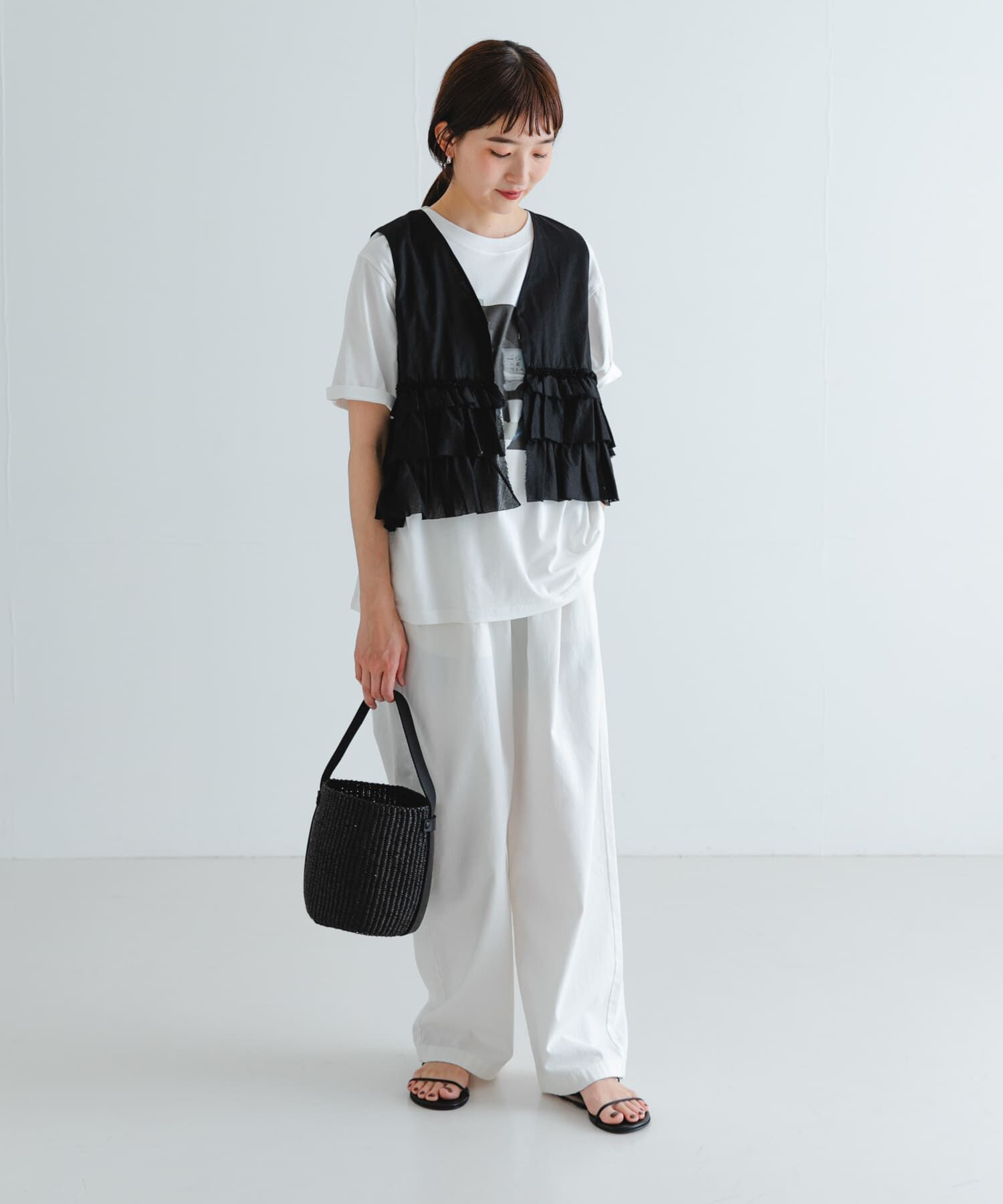 URBAN RESEARCH「ノースリーブフリルブラウス」|シャツ・ブラウス|