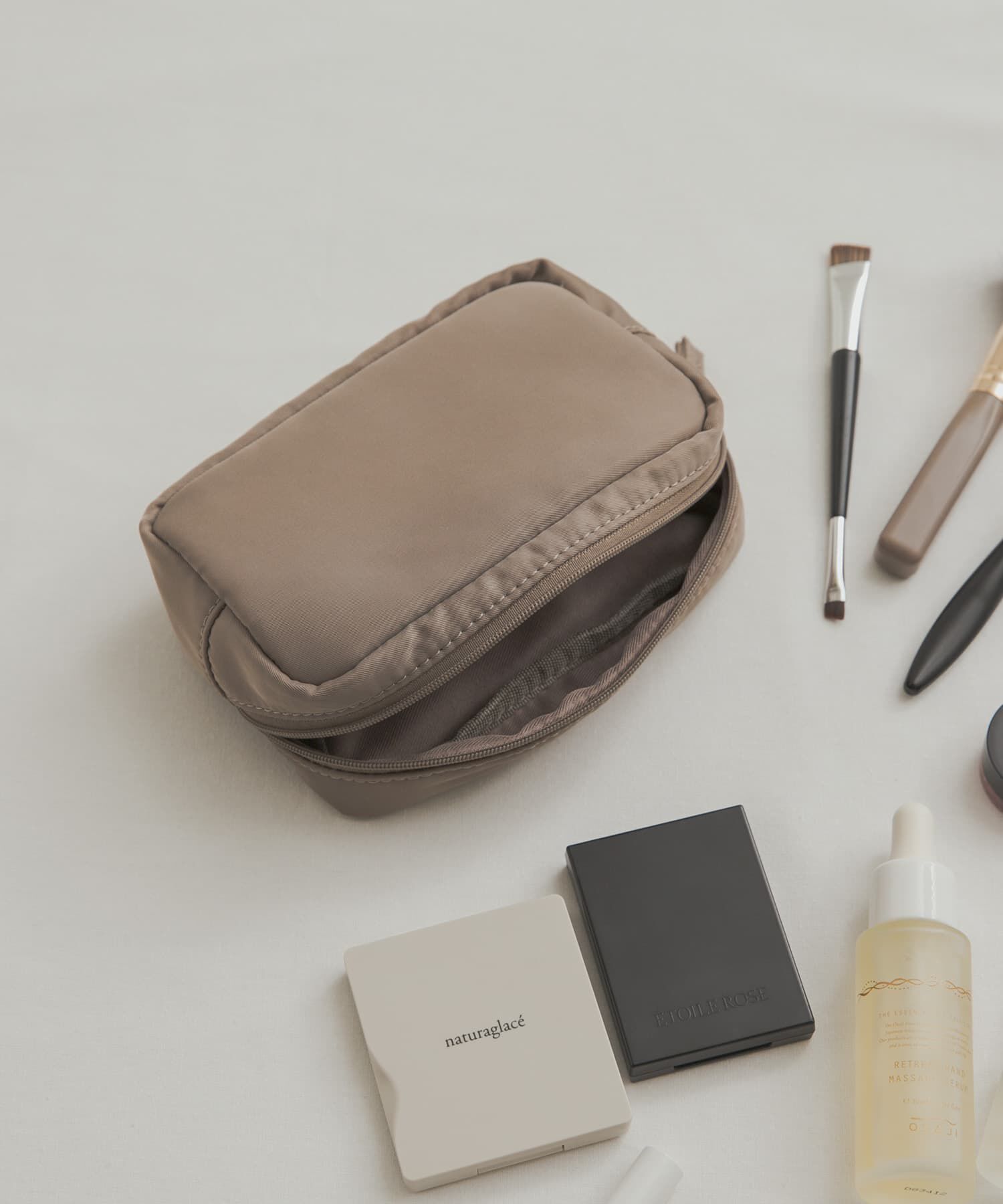 URBAN RESEARCH DOORS「撥水ポーチ大」|ポーチ|ベージュ