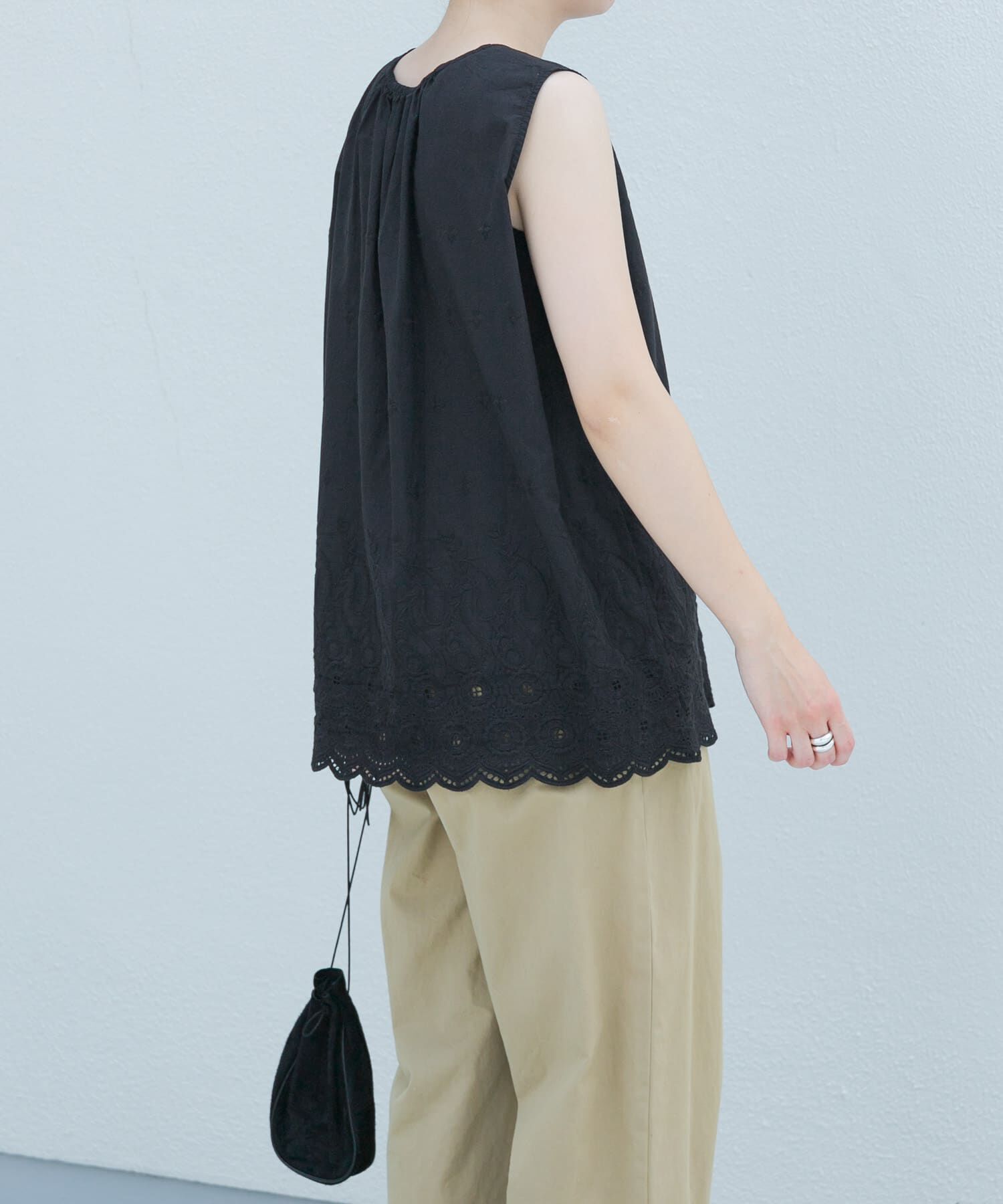 かぐれ「刺繍ノースリーブプルオーバー」|シャツ・ブラウス|