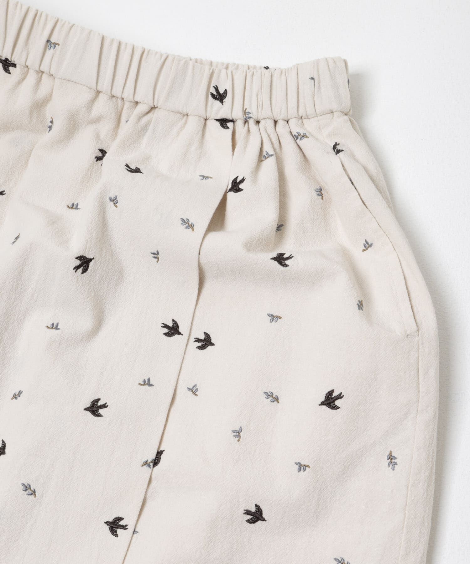 かぐれ「ツバメ刺繍ラップスカート」|スカート|