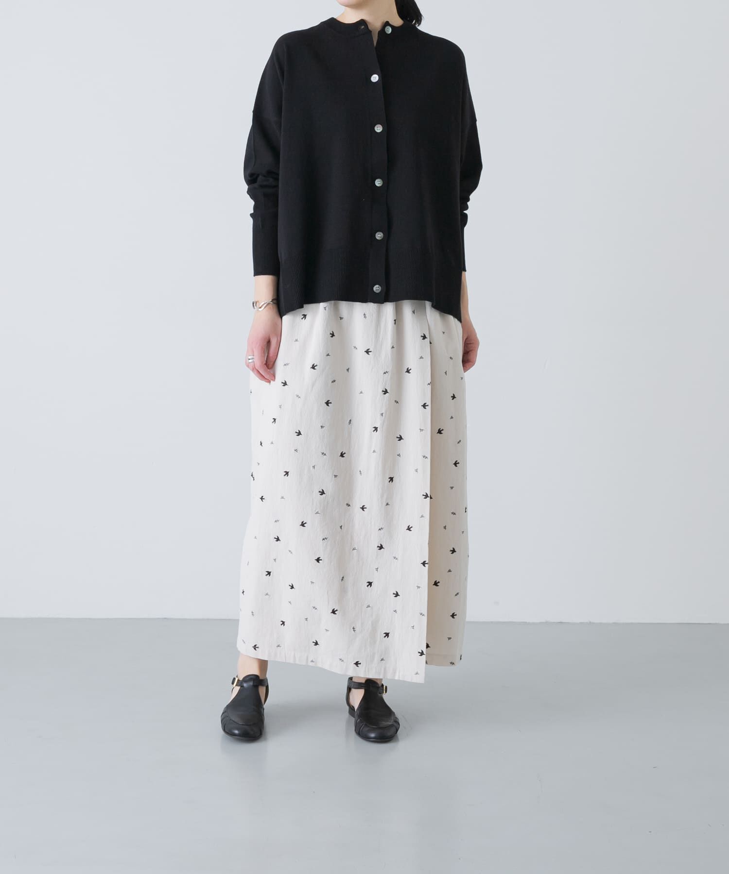 かぐれ「ツバメ刺繍ラップスカート」|スカート|