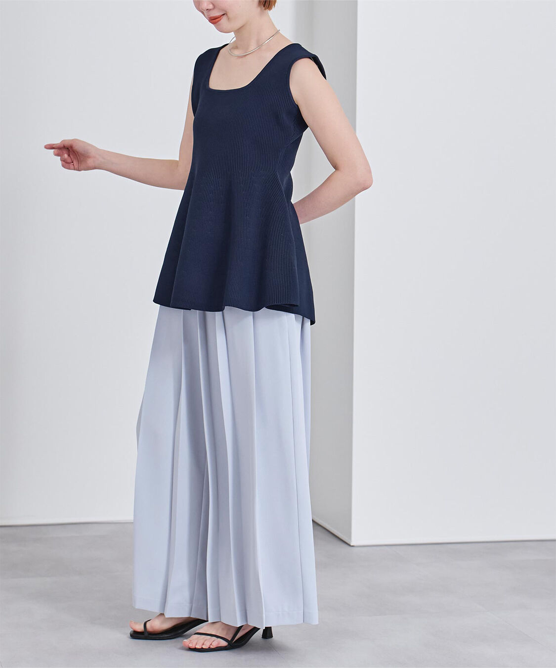 ur's「前後2wayスポンディッシュスクエアネックペプラムニット」|ニット・セーター|