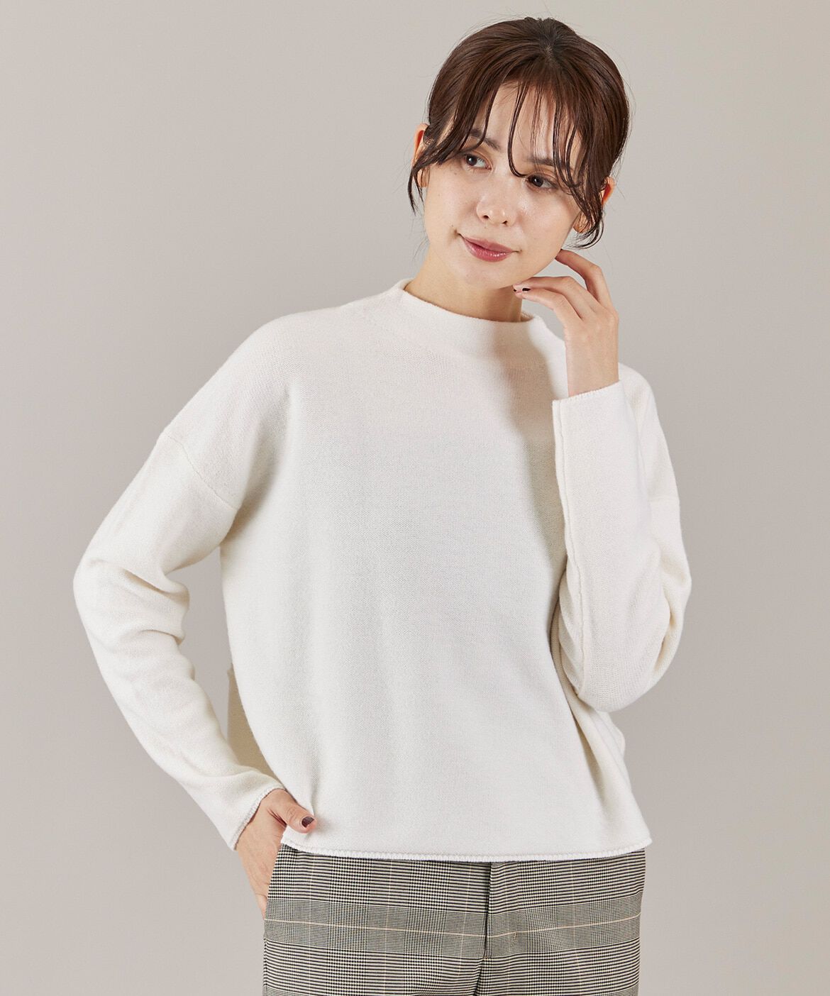 INED「モックネックプルオーバー」|ニット・セーター|オフホワイト1