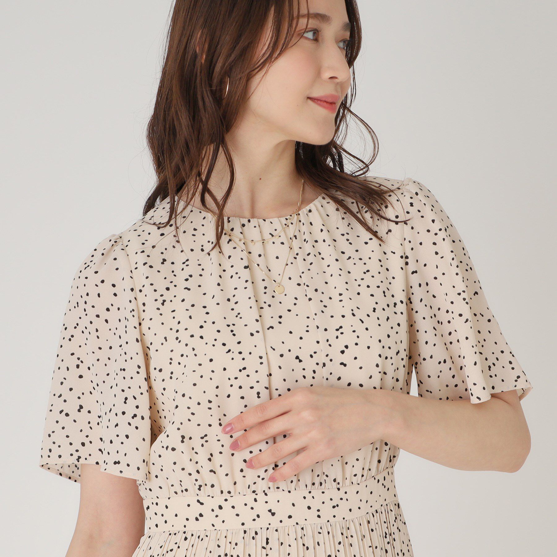 COUP DE CHANCE「【洗える／プリーツ加工】ランダムドットのプリーツワンピース」|ワンピース|