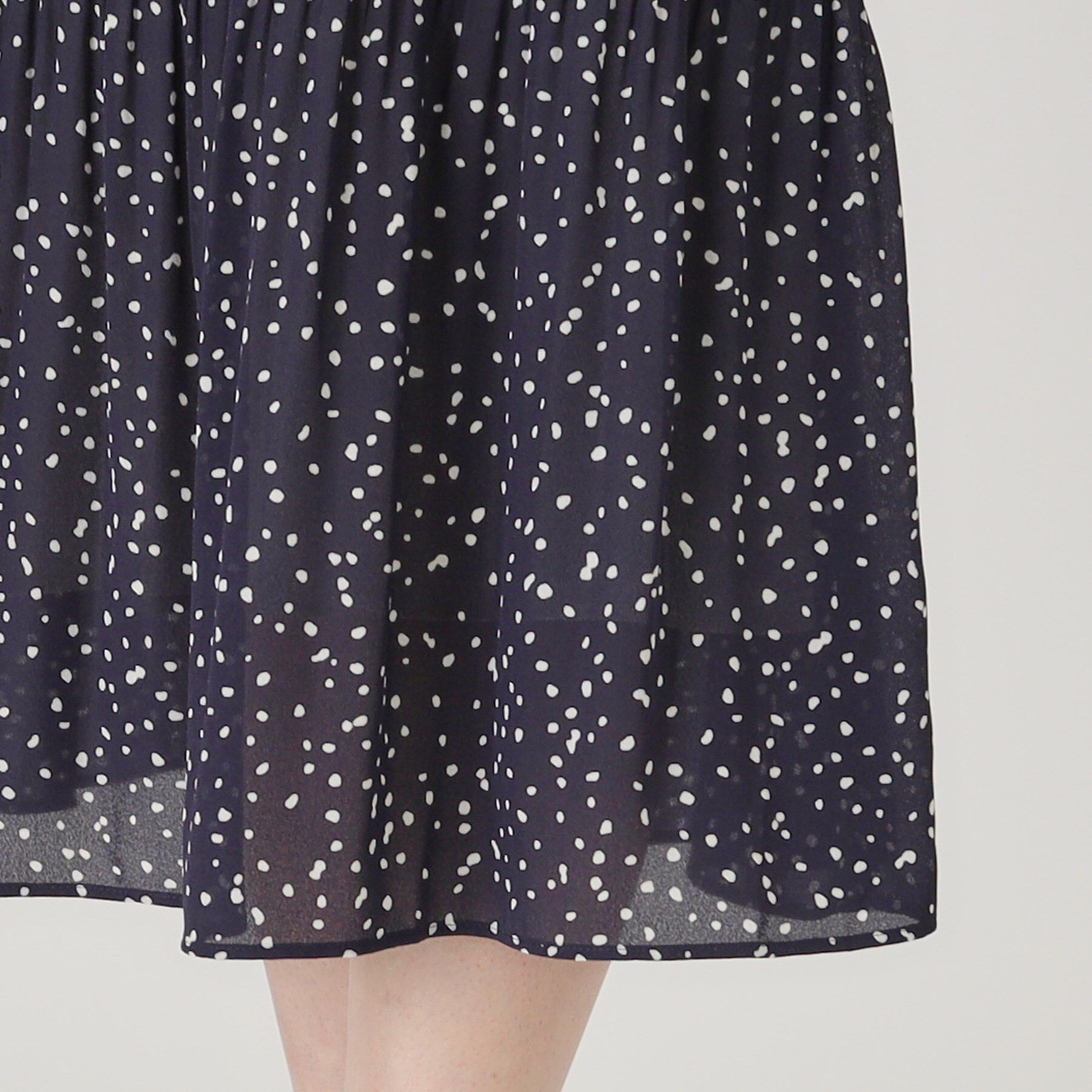 COUP DE CHANCE「【洗える／プリーツ加工】ランダムドットのプリーツワンピース」|ワンピース|