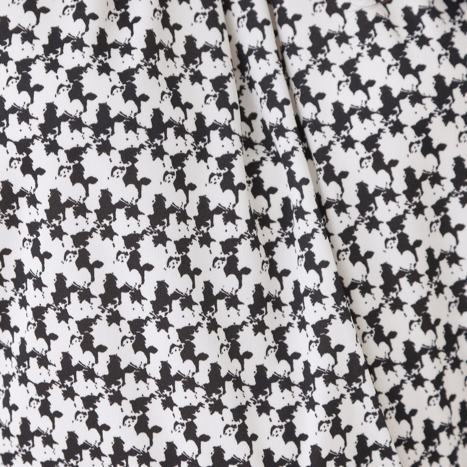 COUP DE CHANCE「【手洗い可／日本製／一枚着／ジャケットイン／セットアップ可】幾何柄カットソー」|Tシャツ・カットソー|