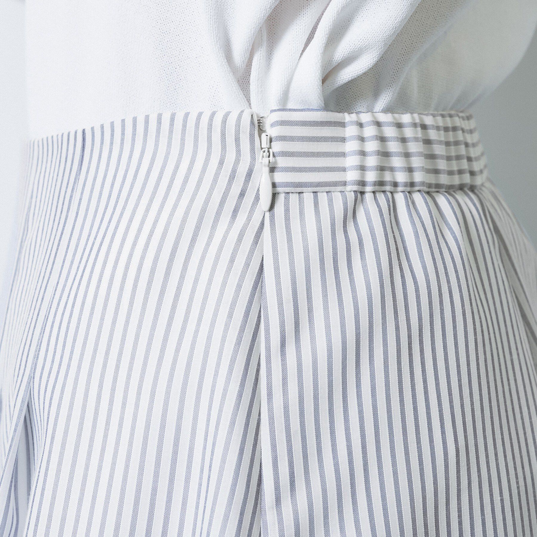 INDIVI「【洗える／SETUP可能】シアーシャンブレータックフレアスカート」|スカート|