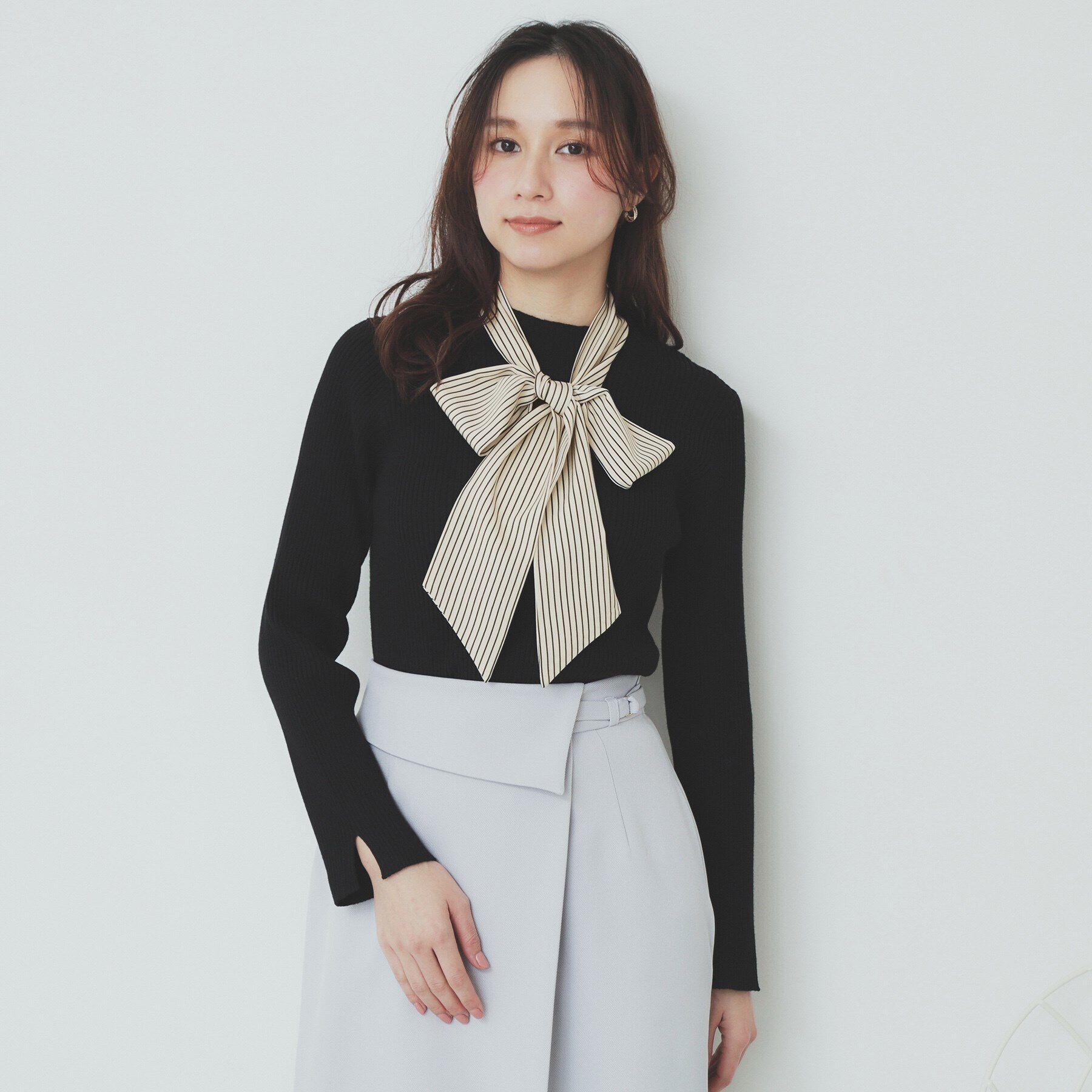 index「スカーフ付きハイネックリブニット【洗濯機洗い可】」|ニット・セーター|ブラック(819)