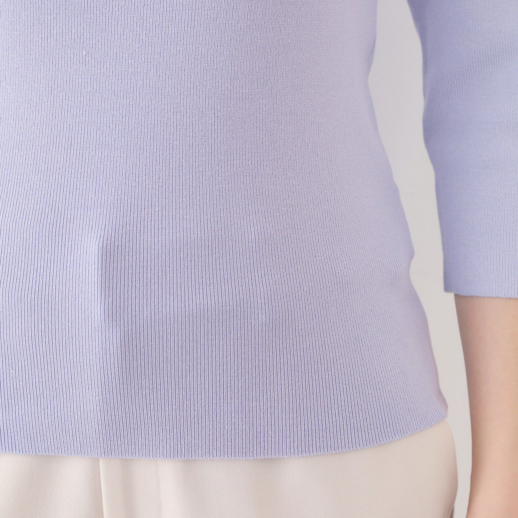 index「ブローチ風ゴールドパーツ付きアシメニット【洗濯機OK/坑ピル】」|ニット・セーター|