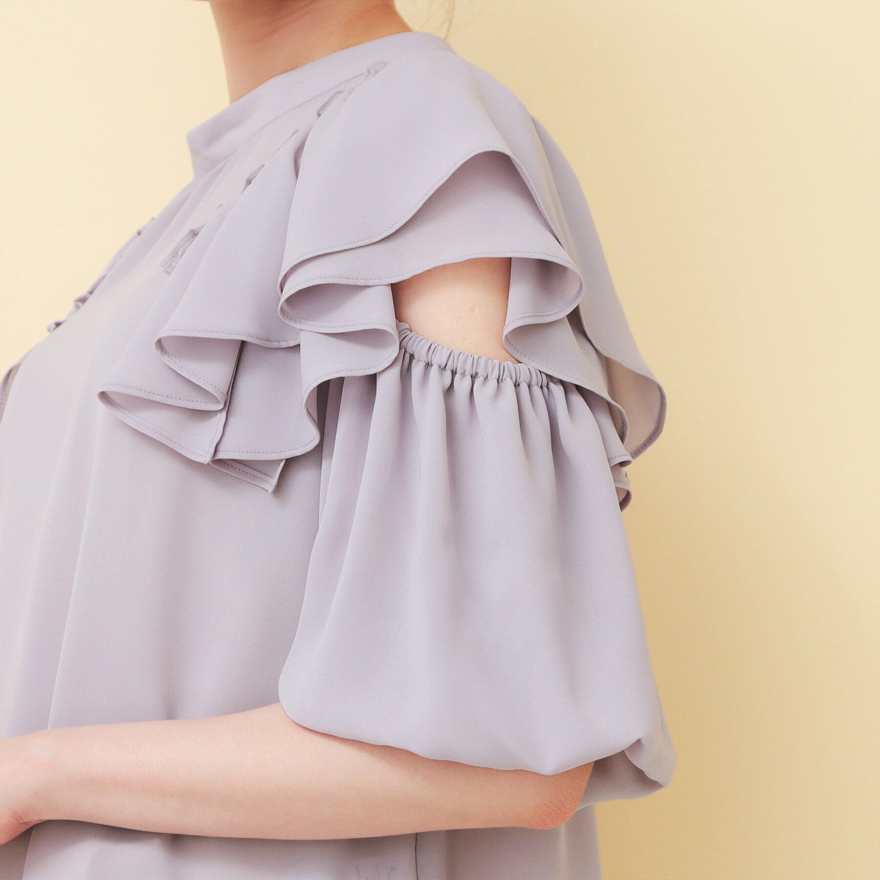 index「フリルスリットバルーンスリーブブラウス【洗濯機OK/イージーアイロン/防シワ】」|シャツ・ブラウス|