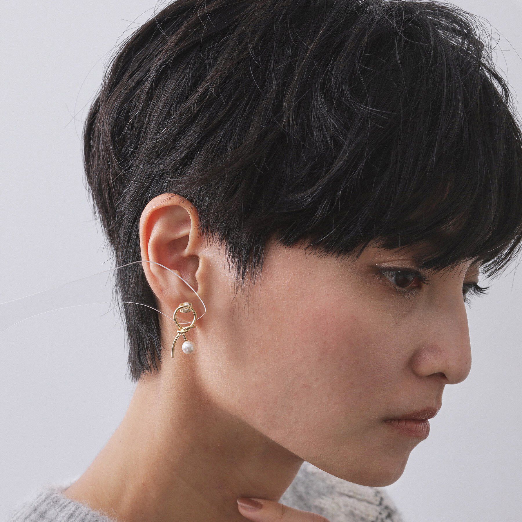 OPAQUE.CLIP「ねじれメタルフェイクパールピアス」|ピアス|