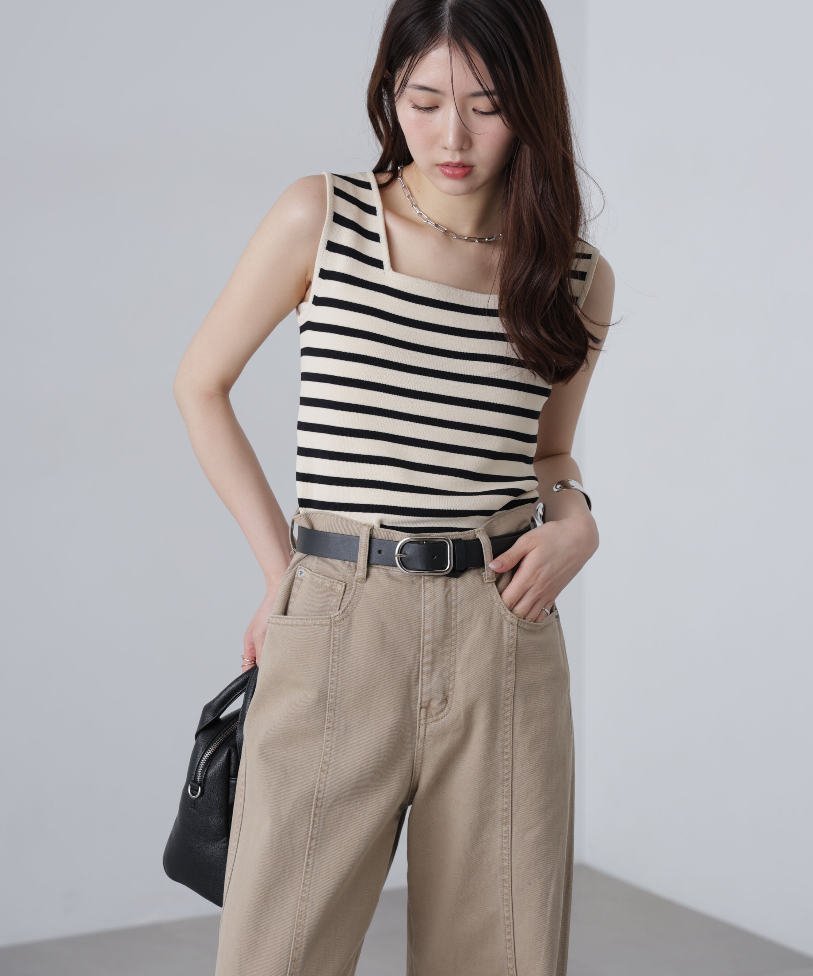  「〈洗える〉マシンウォッシャブル総針スクエアネックタンクニット」|ニット・セーター|