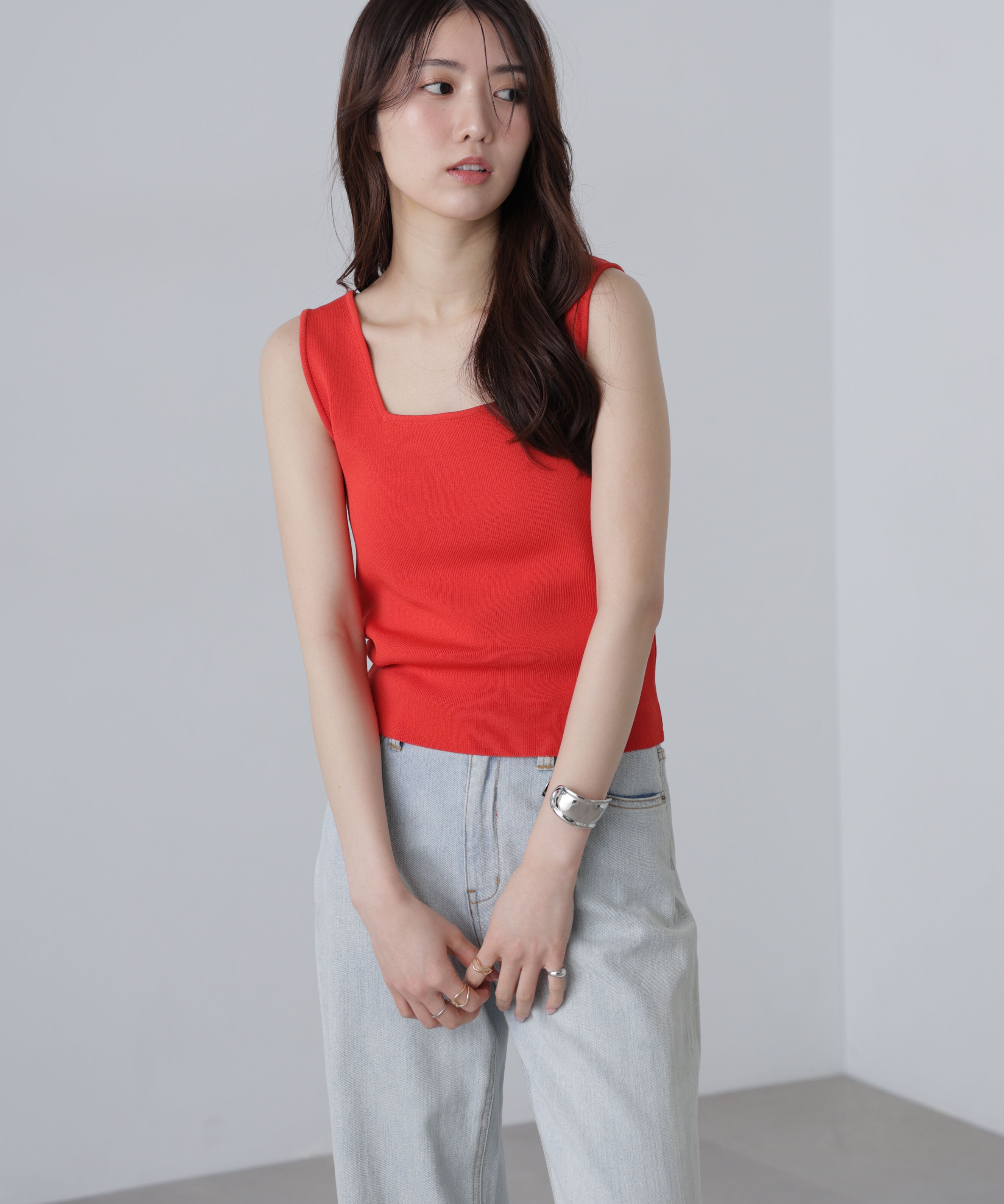  「〈洗える〉マシンウォッシャブル総針スクエアネックタンクニット」|ニット・セーター|