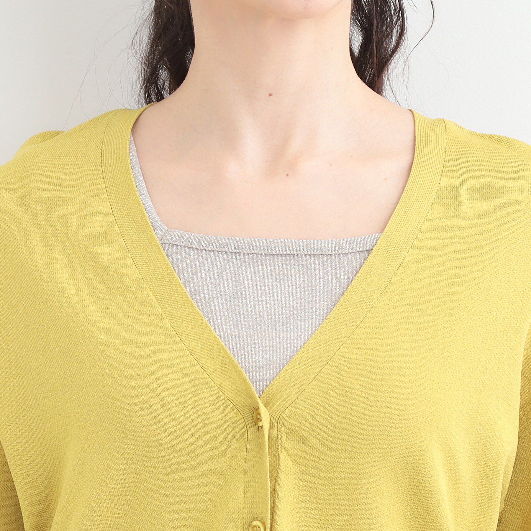 SHOO･LA･RUE「【洗濯機可/ひんやり/UV】さらっとしたタッチが心地よい ショートVカーディガン」|カーディガン|