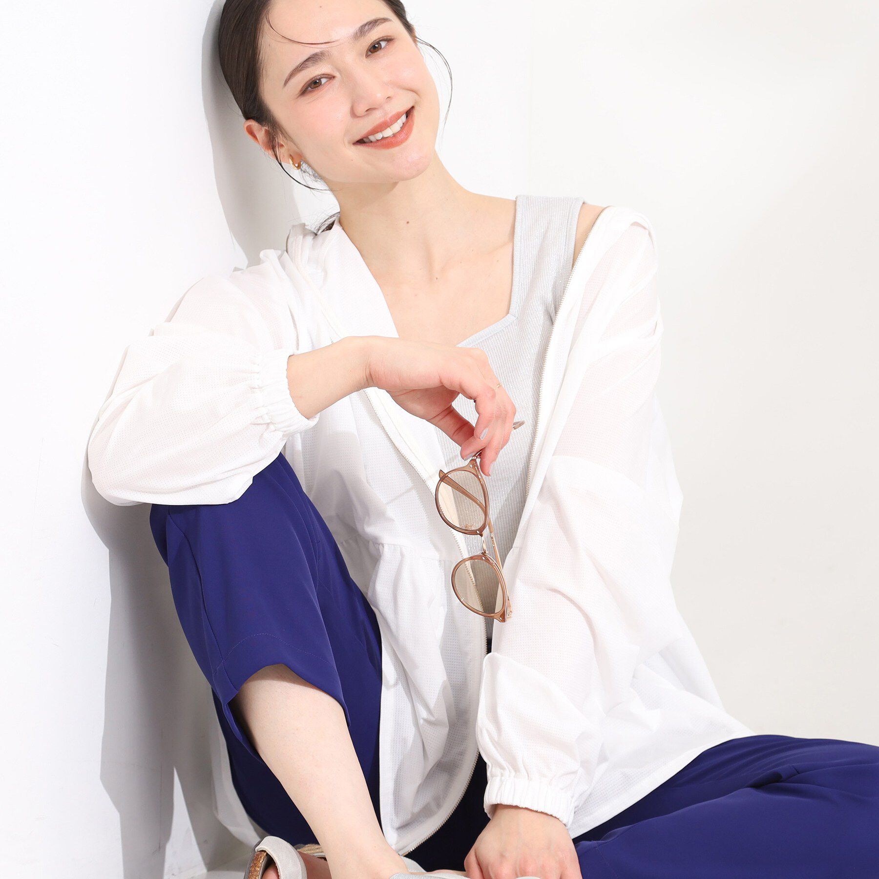 SHOO･LA･RUE「【UVカット/ひんやり】ペプラムデザイン メタルジップパーカー」|ブルゾン・スタジャン|ホワイト(001)