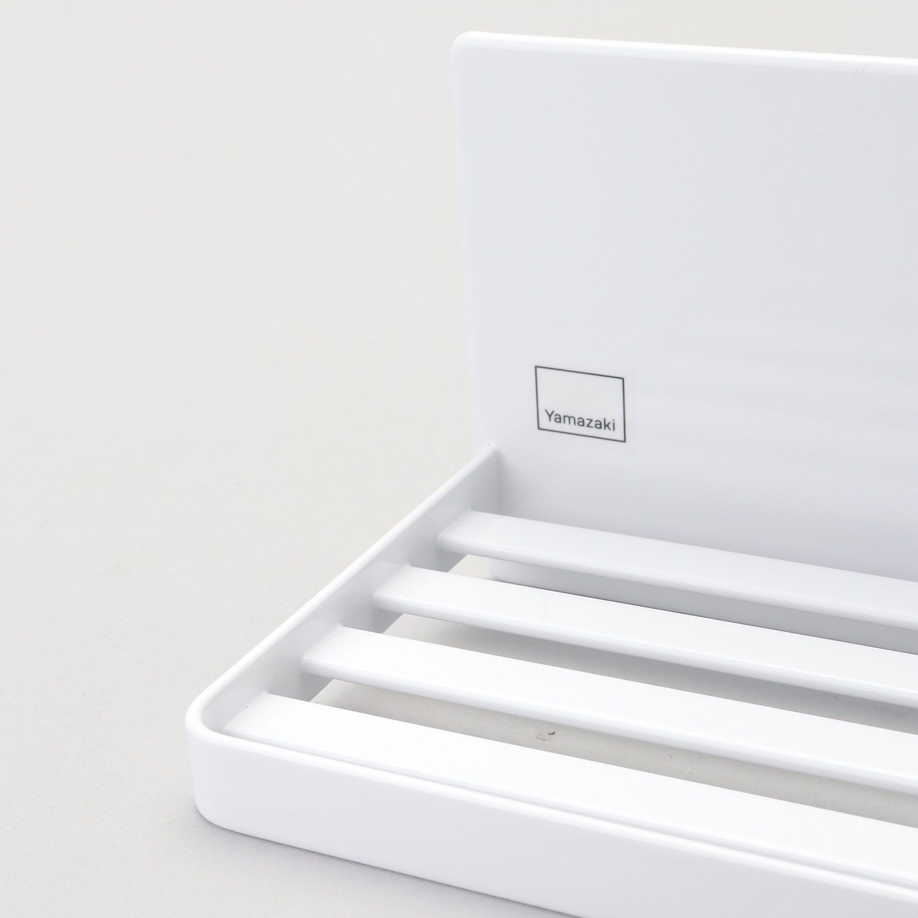 212 KITCHEN STORE「マグネットバスルーム　ソープトレー WH 山崎実業 ＜tower  タワー＞」|食器・キッチングッズ|