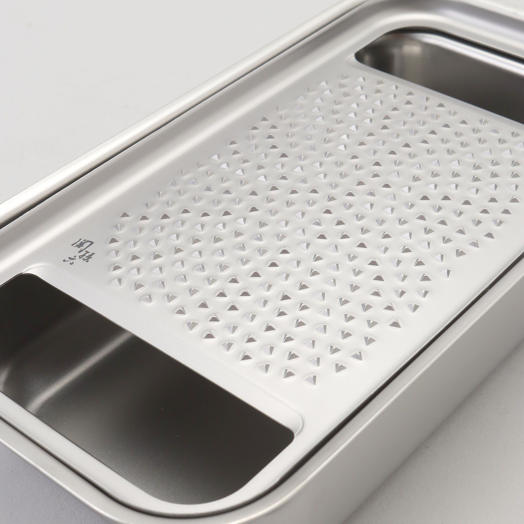 212 KITCHEN STORE「オールステンレスおろし器 極目立て（受け皿付き） ＜関孫六 ＞」|食器・キッチングッズ|