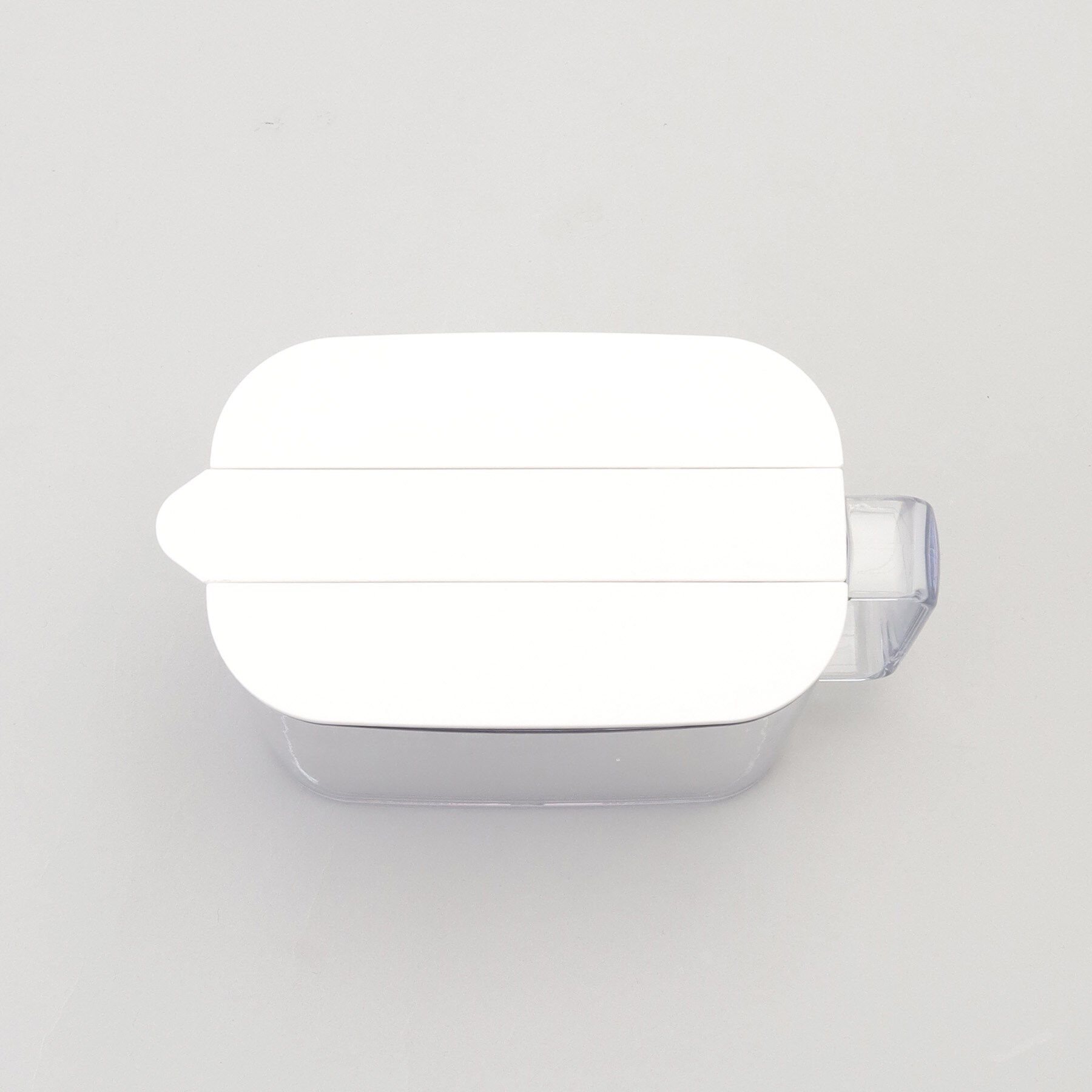 212 KITCHEN STORE「棚に収まる冷水筒 1.0L WH」|グラス・マグカップ|