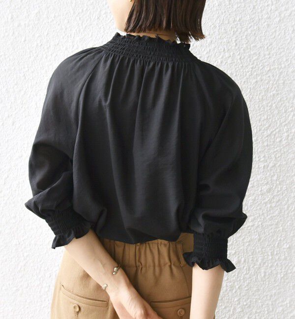 SHIPS for women「〈洗濯機可能〉シアー シャーリング ネック ショート スリーブ ブラウス」|シャツ・ブラウス|