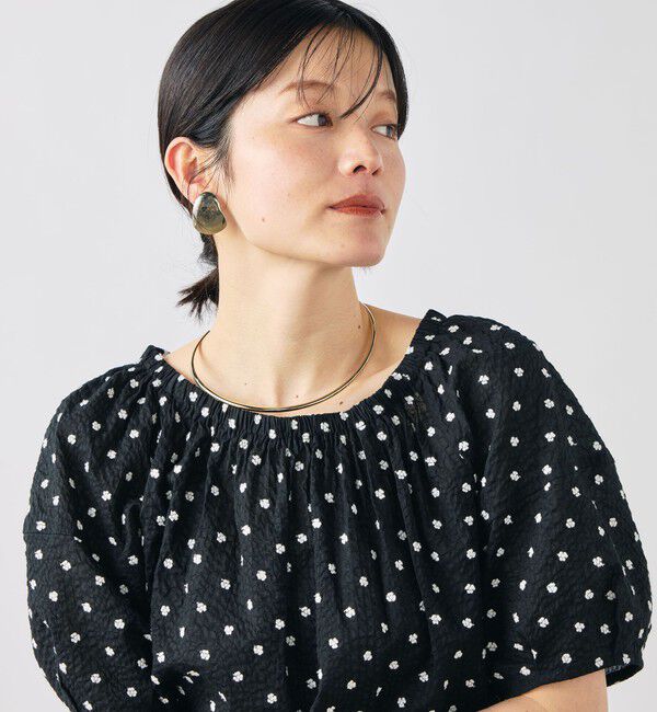 NOLLEY'S「【WEB＆一部店舗限定アイテム】ウォッシャブルレース刺繍袖ボリュームサッカーブラウス」|シャツ・ブラウス|