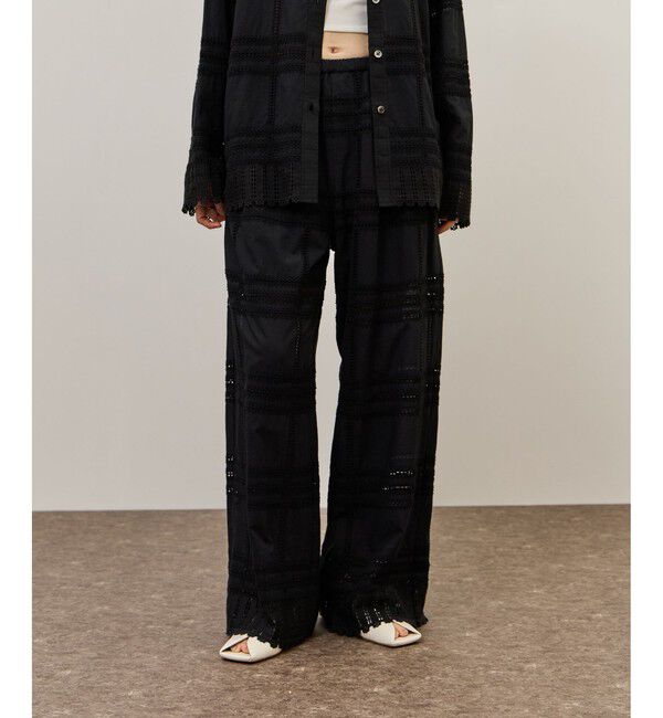 ADAM ET ROPE'「【一部WEB限定カラー】エンブロイダリーイージーパンツ」|チノ|