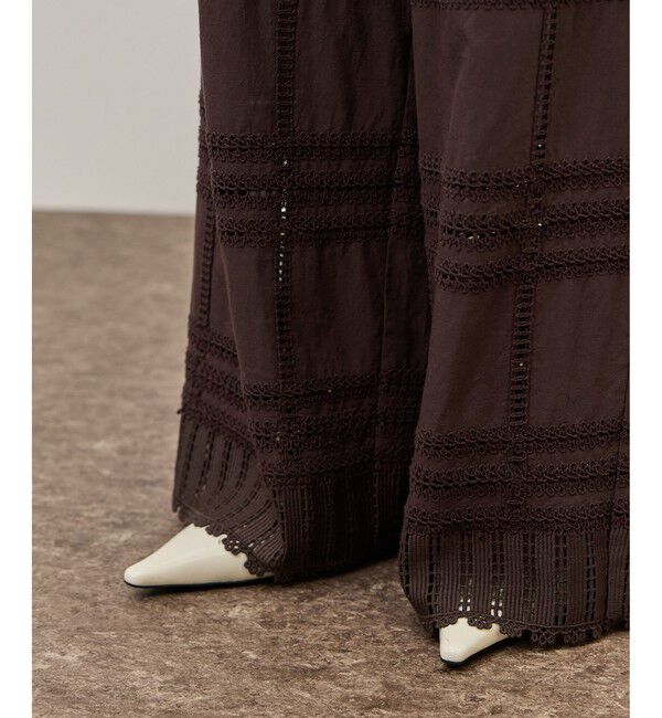 ADAM ET ROPE'「【一部WEB限定カラー】エンブロイダリーイージーパンツ」|チノ|