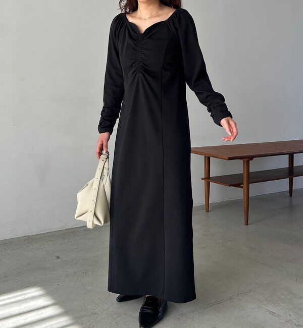  「【低身長サイズあり】ウェーブネックギャザーワンピース」|ワンピース|