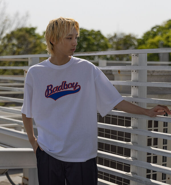 ABAHOUSE「【BADBOY / バッドボーイ】BADBOY  チームロゴ Tシャツ」|Tシャツ・カットソー|ホワイト