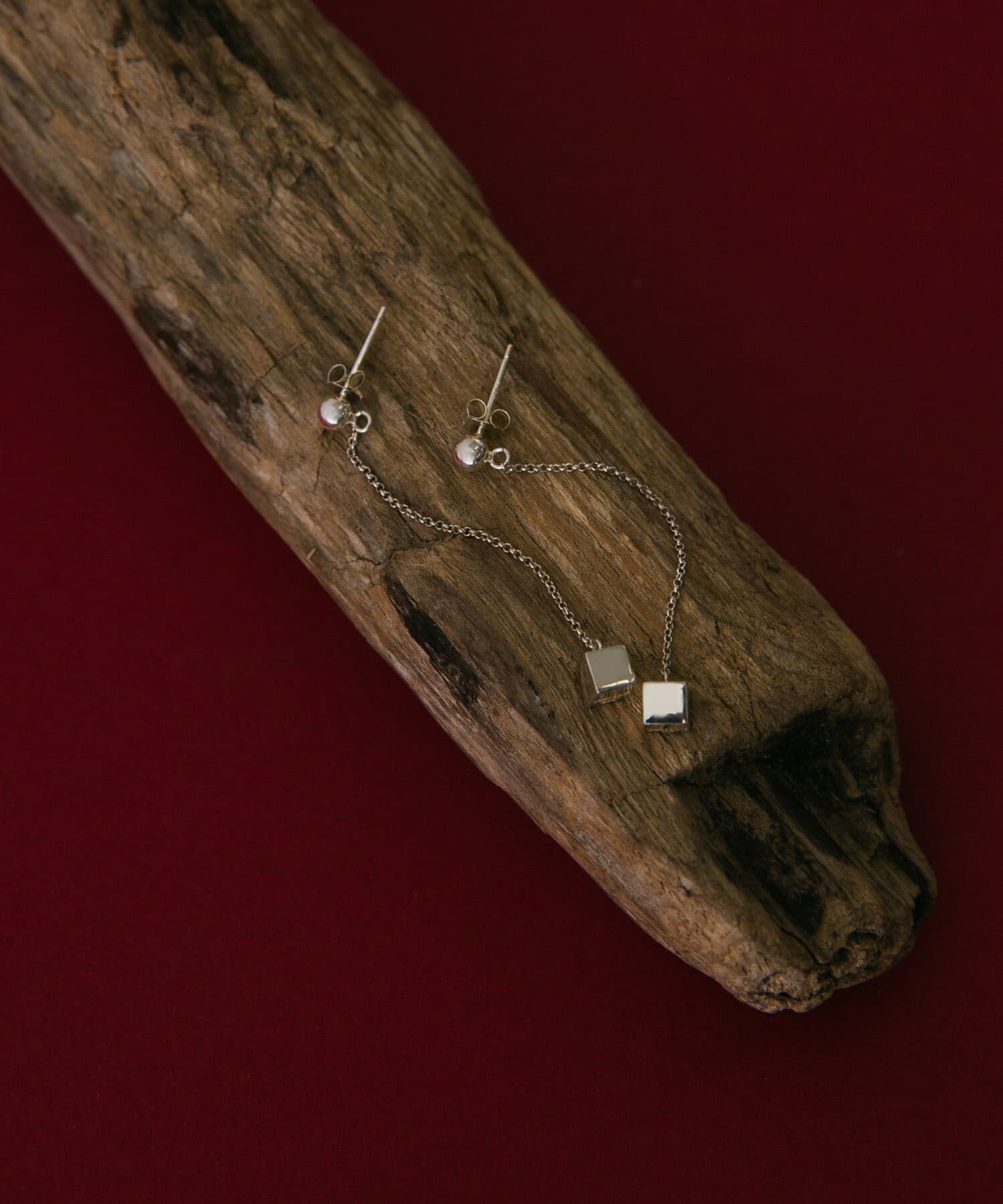 SMELLY「SMELLY so　cube chain  pierce」|ピアス|