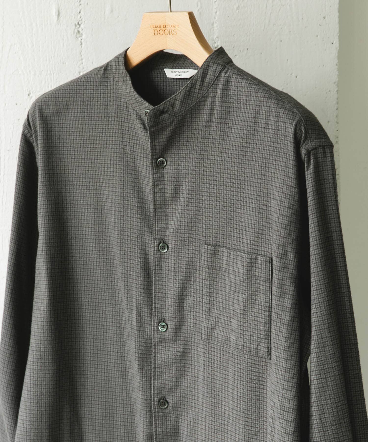 URBAN RESEARCH DOORS「防シワ起毛ネルバンドカラーシャツ」|シャツ・ブラウス|ブラック系その他