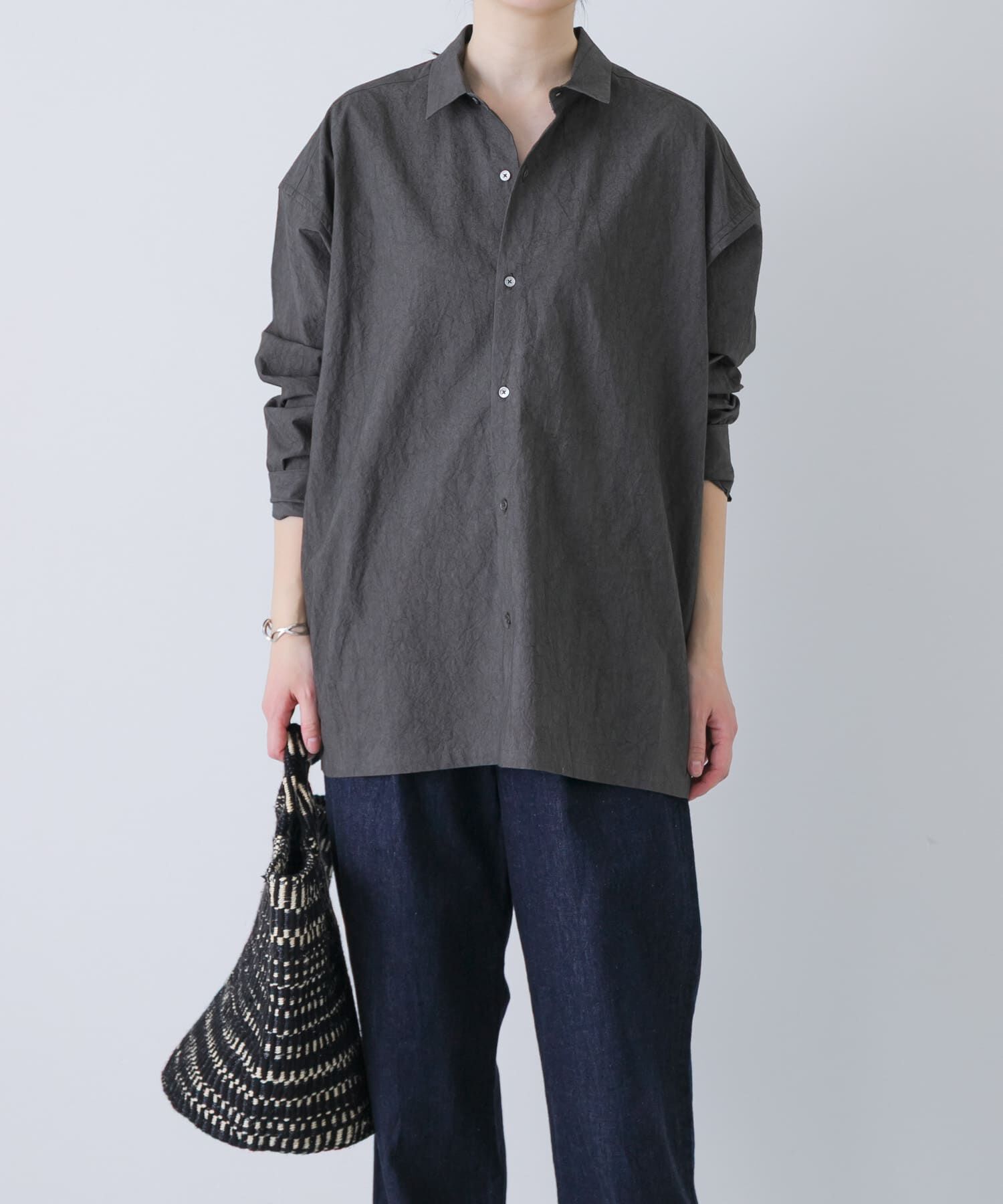 かぐれ「『ユニセックス』コットンレギュラーカラーボックスシャツ」|シャツ・ブラウス|チャコールグレー