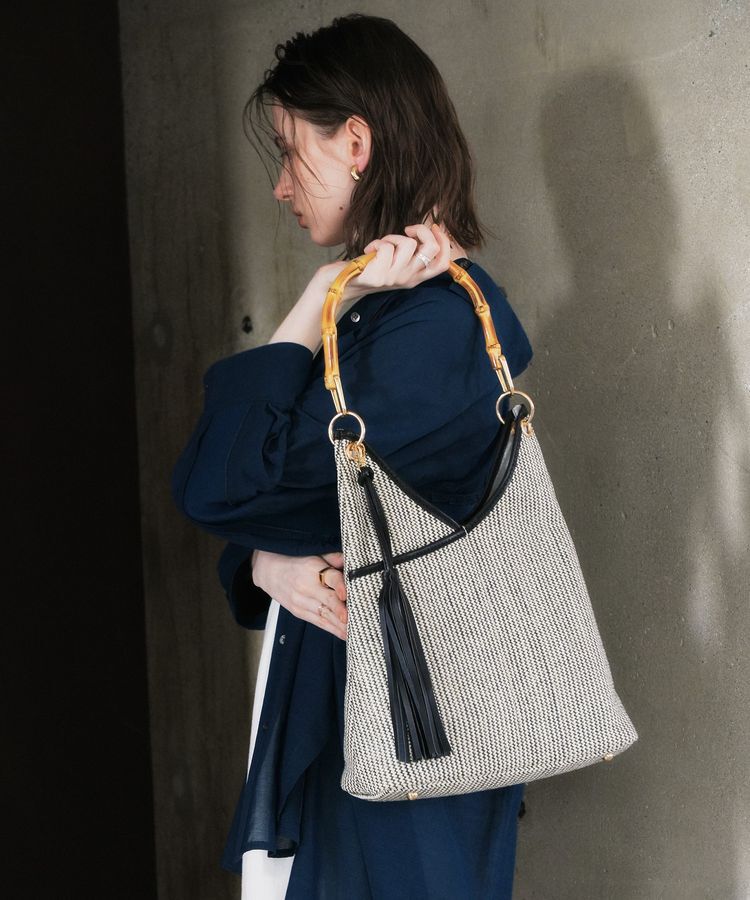 YECCA VECCA「【A4対応】チャーム付き2wayショルダーバッグ」|ショルダー・メッセンジャー|Black