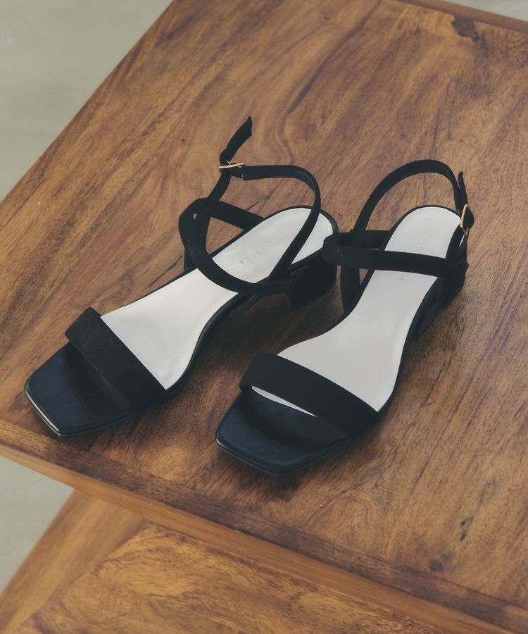 YECCA VECCA「バーストラップサンダル」|サンダル|Black
