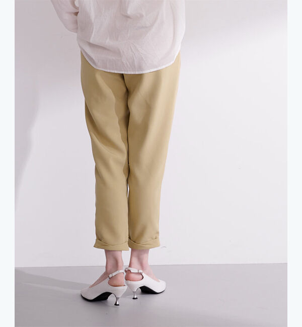 ur's「ツイストヘムテーパードパンツ」|スラックス|