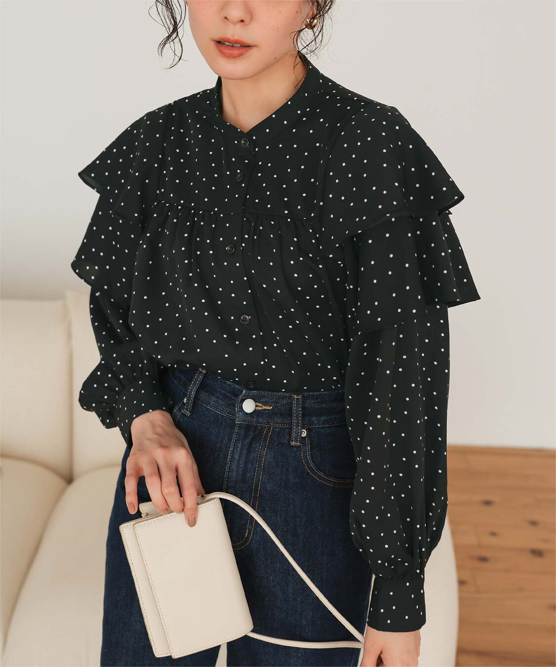 titivate「スリーブフレアデザインギャザーブラウス」|シャツ・ブラウス|ブラック2