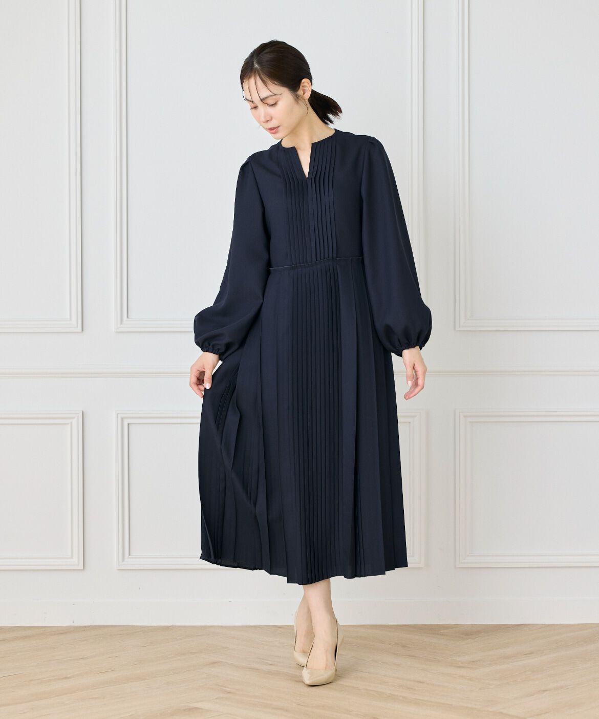INED「《大きいサイズ》クラシックプリーツワンピース《la veille by SUPERIOR CLOSET》」|ワンピース|