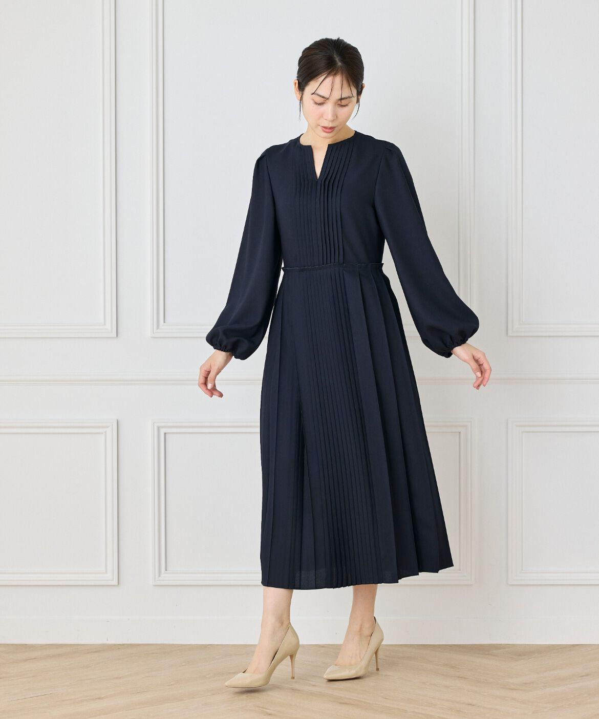 INED「《大きいサイズ》クラシックプリーツワンピース《la veille by SUPERIOR CLOSET》」|ワンピース|